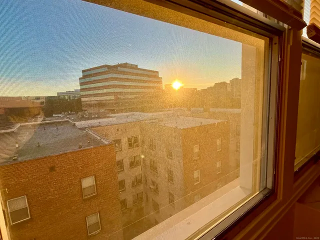 $2,300 | 30 Glenbrook Road, Unit 6D, Stamford, CT 06902