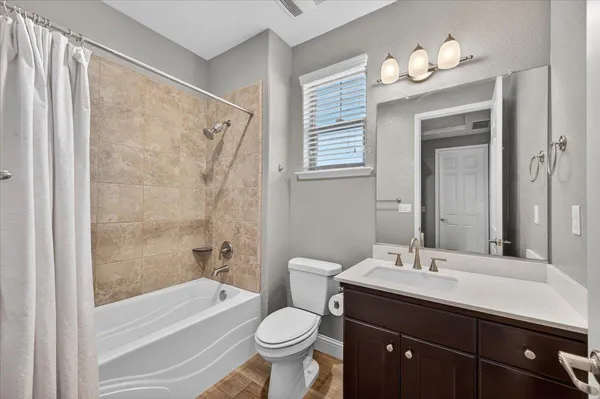 $549,000 | 1859 East Kroeker Avenue, Fresno, CA 93730