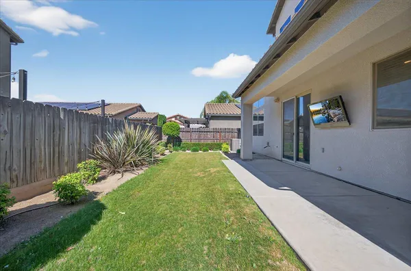 $549,000 | 1859 East Kroeker Avenue, Fresno, CA 93730