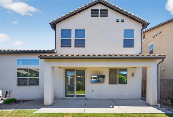 $549,000 | 1859 East Kroeker Avenue, Fresno, CA 93730