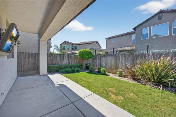 $549,000 | 1859 East Kroeker Avenue, Fresno, CA 93730