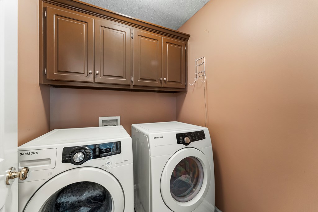 7172 Village Loop Columbus, GA 31904 - Photo 16 of 33 Laundry Room