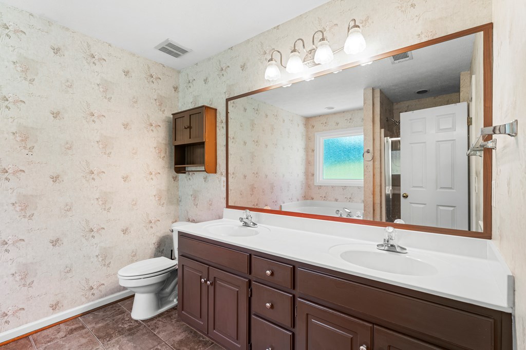 7172 Village Loop Columbus, GA 31904 - Photo 27 of 33 Primary Bathroom