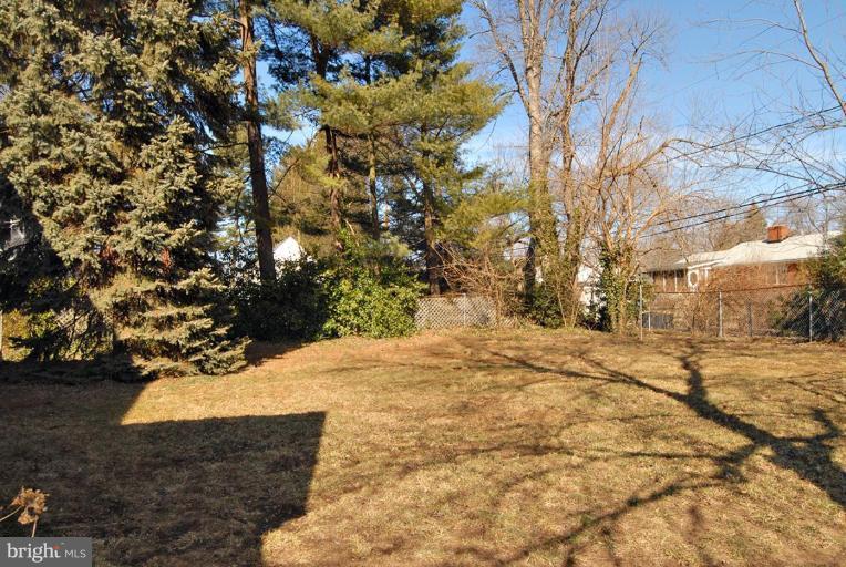 3613 Chatham Road Ellicott City, MD 21042 - Photo 19 of 20 Back yard
