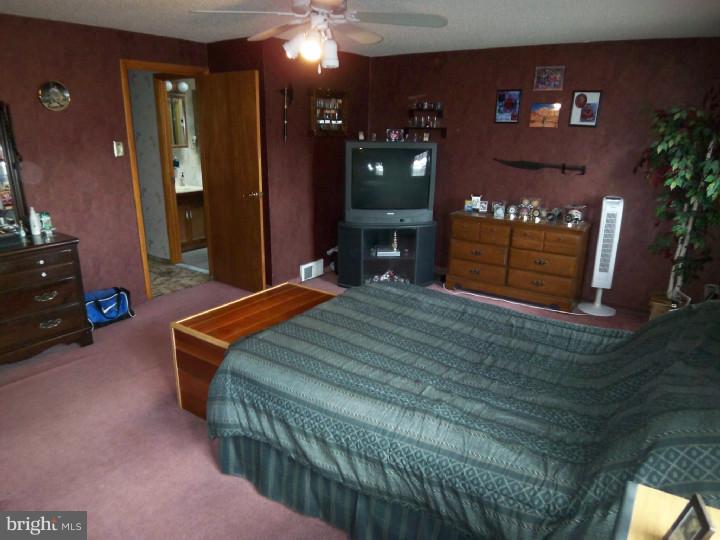 12308 Rambler Road Philadelphia, PA 19154 - Photo 11 of 20