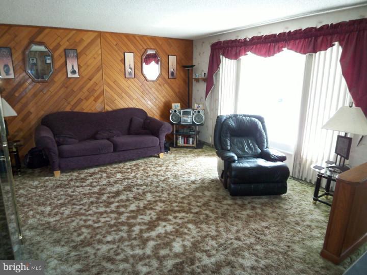12308 Rambler Road Philadelphia, PA 19154 - Photo 4 of 20