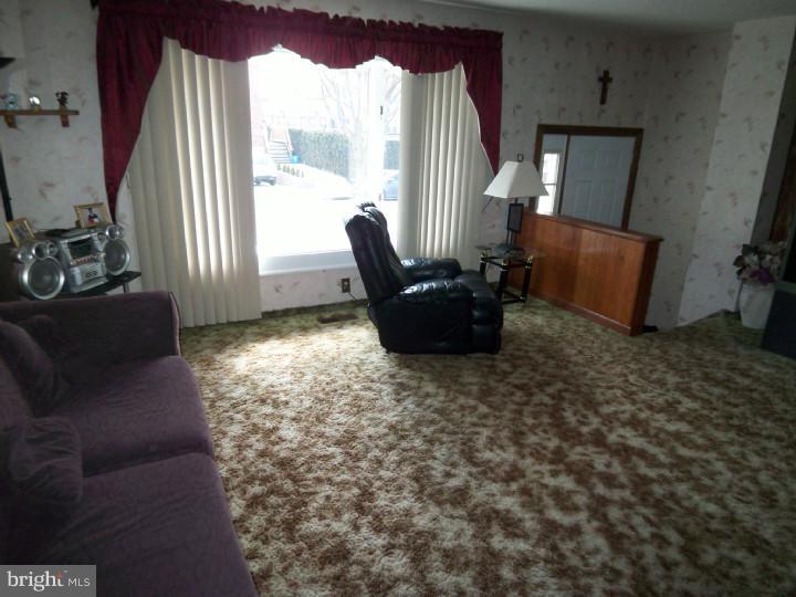 12308 Rambler Road Philadelphia, PA 19154 - Photo 5 of 20