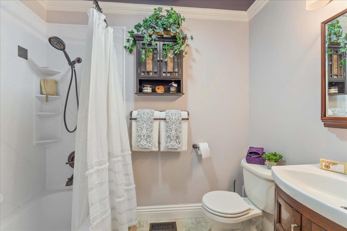 135 Sugar Valley Road Scotts Valley, CA 95066 - Photo 17 of 36 Gallery Image 17