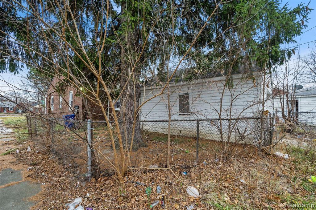 18759 Kelly Road Detroit, MI 48224 - Photo 14 of 17