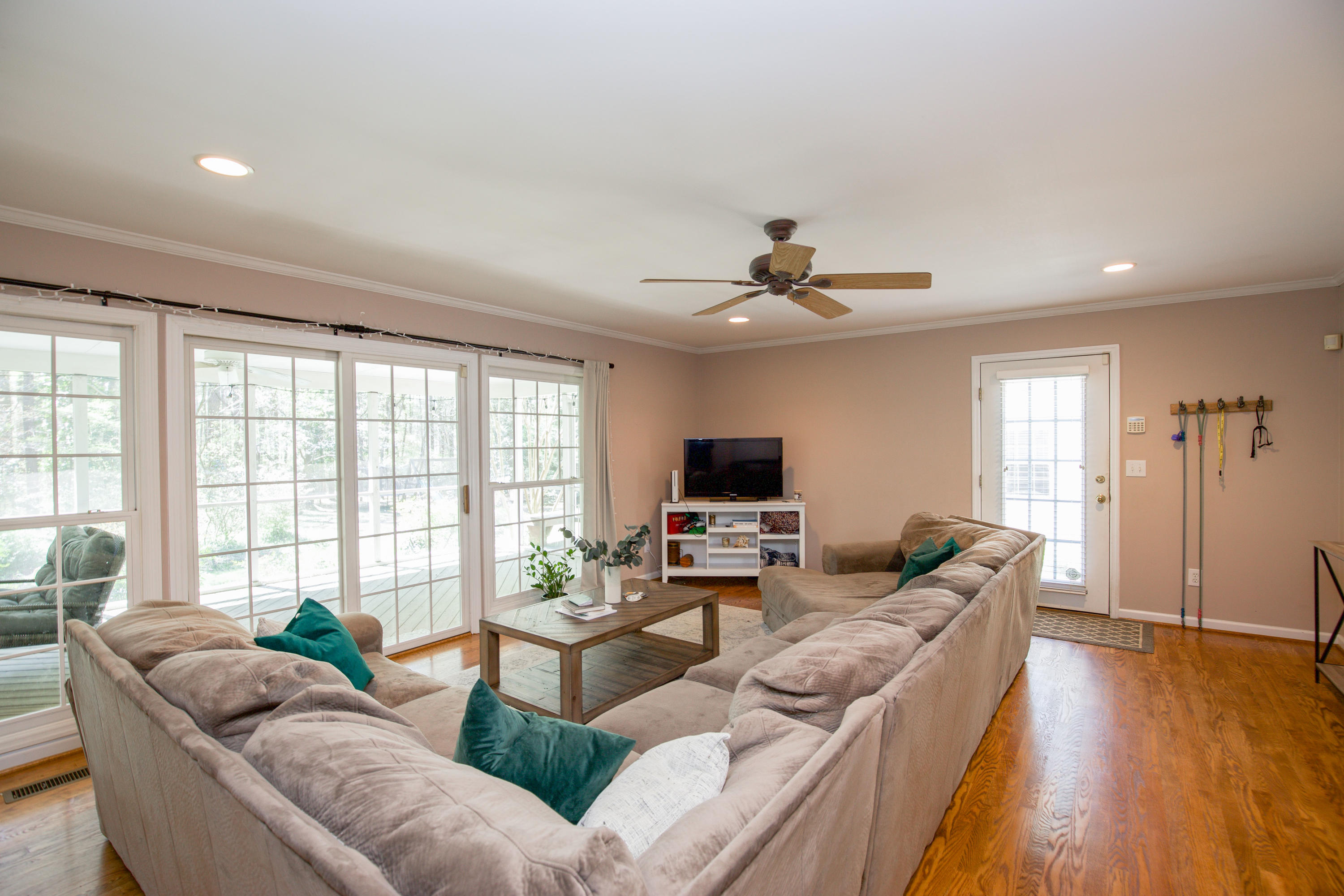 295 Cliff Road Southern Pines, NC 28387 - Photo 7 of 58 media room, family room, den