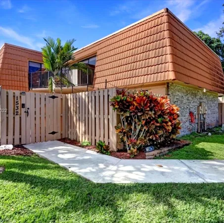 $2,990 | 1532 West Harmony Lake Circle, Davie, FL 33324
