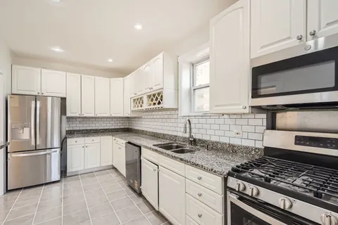 $624,900 | 6431 North Campbell Avenue, Chicago, IL 60645