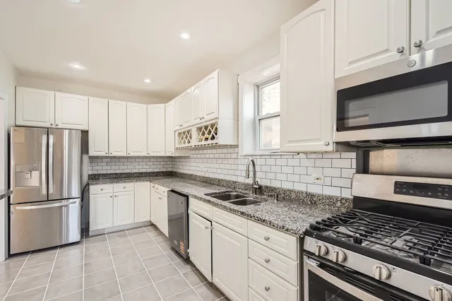 $624,900 | 6431 North Campbell Avenue, Chicago, IL 60645