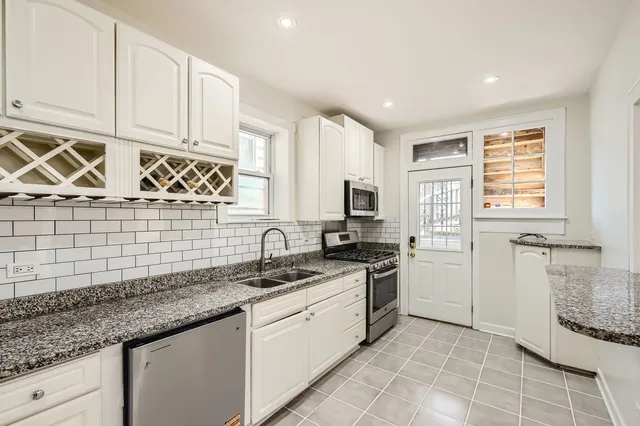 $624,900 | 6431 North Campbell Avenue, Chicago, IL 60645