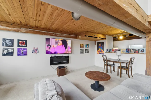 $179,000 | 68 Thermos Avenue, Unit 110A, Norwich, CT 06360