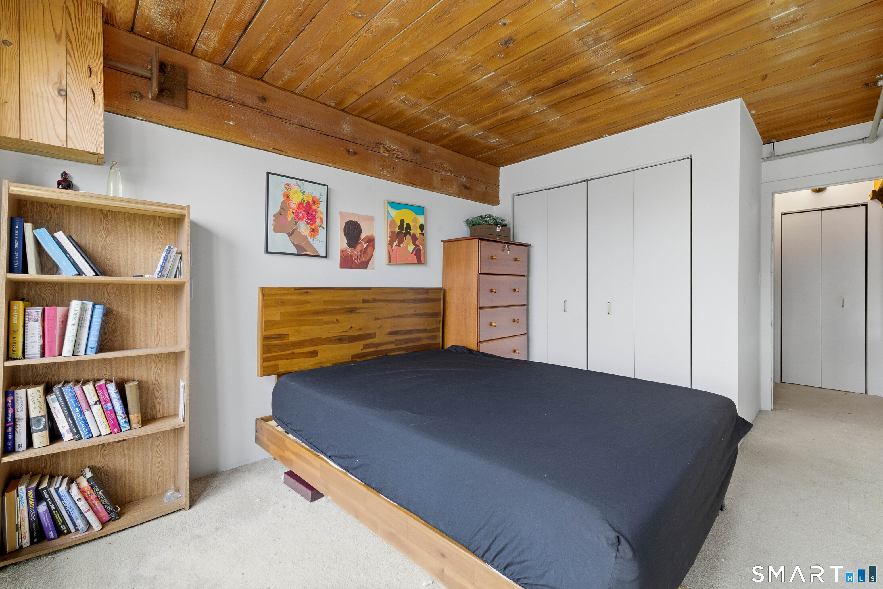 68 Thermos Avenue, Unit 110A Norwich, CT 06360 - Photo 27 of 39 a living room with hard wood floor
