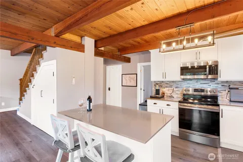 $700,000 | 61 East Orchard Beach Drive, Grapeview, WA 98546