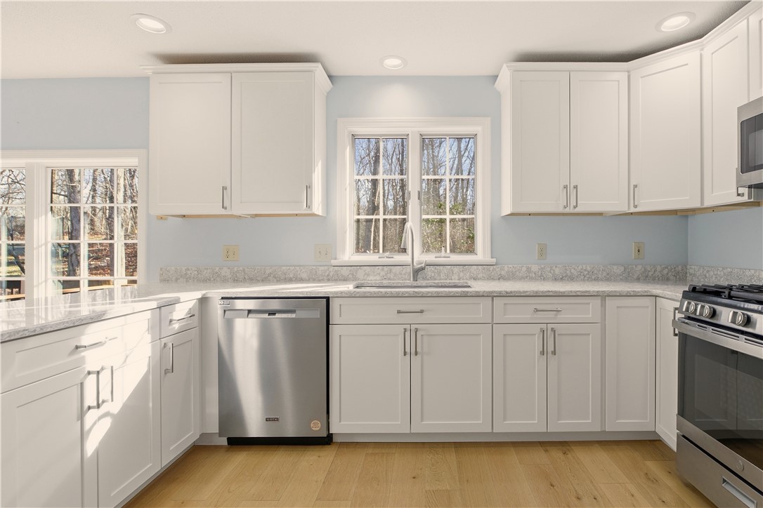 141 Laurel Ridge Lane North Kingstown, RI 02852 - Photo 16 of 35