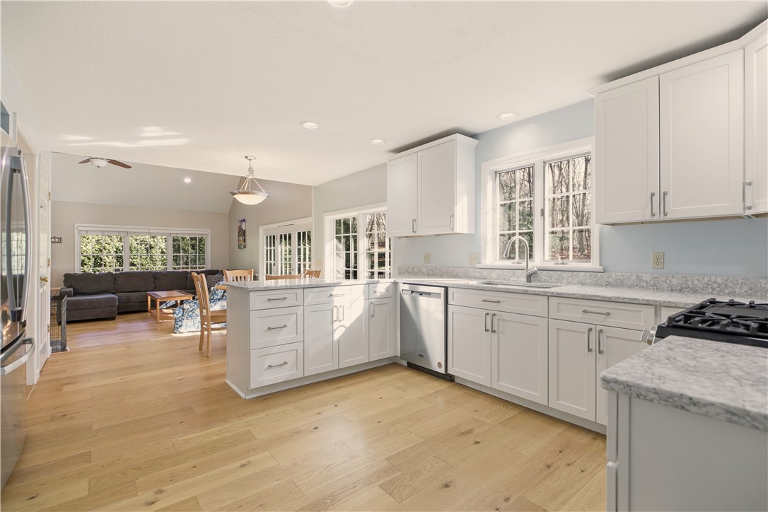 141 Laurel Ridge Lane North Kingstown, RI 02852 - Photo 17 of 35