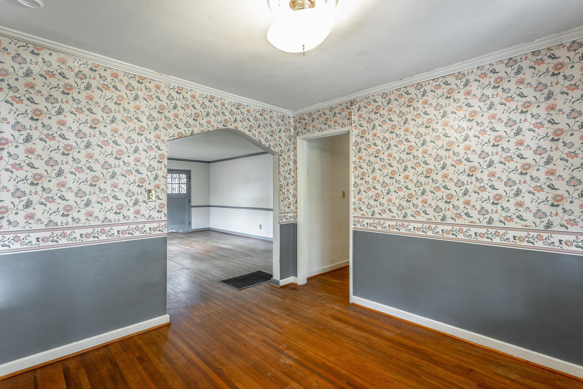 522 Sharondale Road Chattanooga, TN 37412 - Photo 11 of 24 Dining room to living room