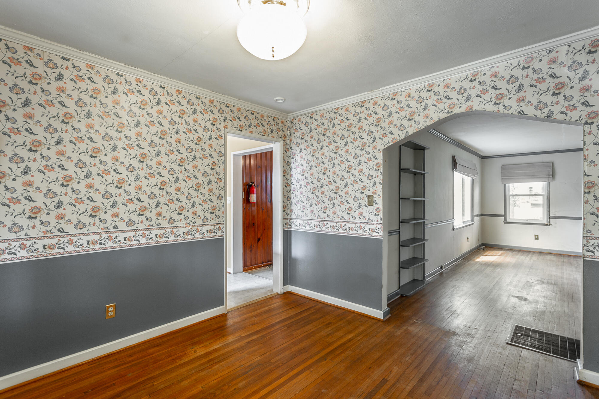 522 Sharondale Road Chattanooga, TN 37412 - Photo 12 of 24 Large arched opening