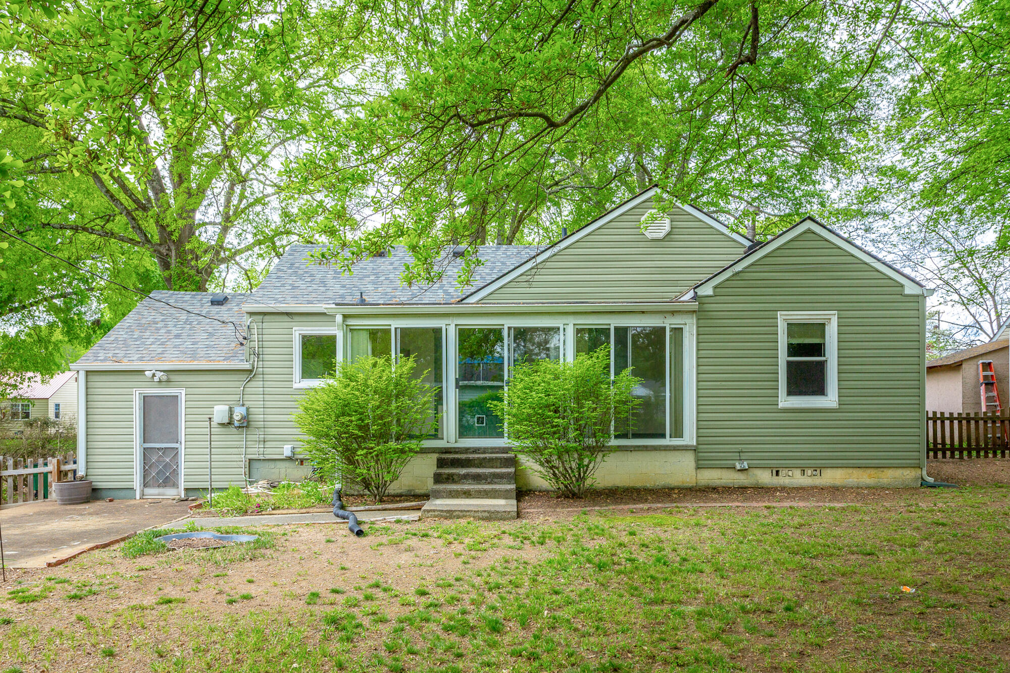 522 Sharondale Road Chattanooga, TN 37412 - Photo 5 of 24 Back of home