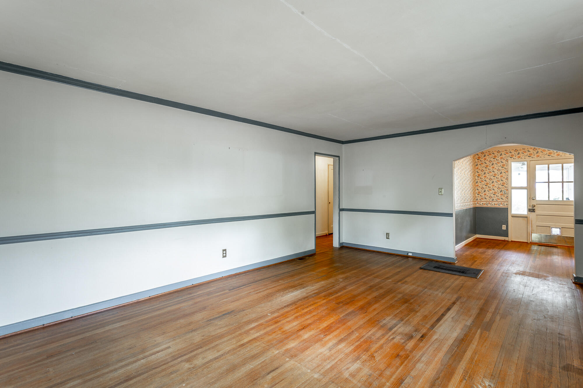 522 Sharondale Road Chattanooga, TN 37412 - Photo 8 of 24 Original hardwood flooring