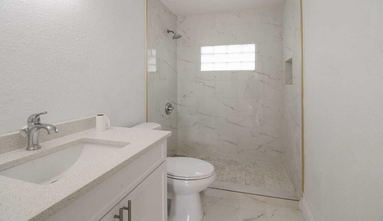 1099 Oleander Road Lantana, FL 33462 - Photo 4 of 18 IMG-20231130-WA0002