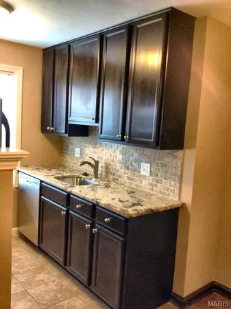 $1,095 | 1035 Claytonia Terrace, Unit 1S, Richmond Heights, MO 63117