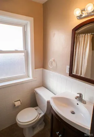 $1,095 | 1035 Claytonia Terrace, Unit 1S, Richmond Heights, MO 63117