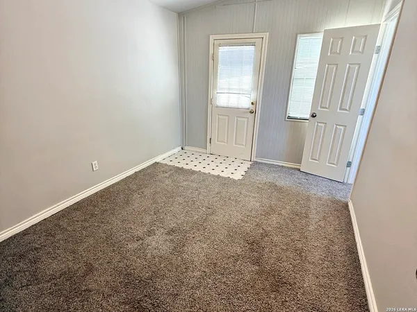 $1,000 | 161 Water Street, Unit B, Pipe Creek, TX 78063