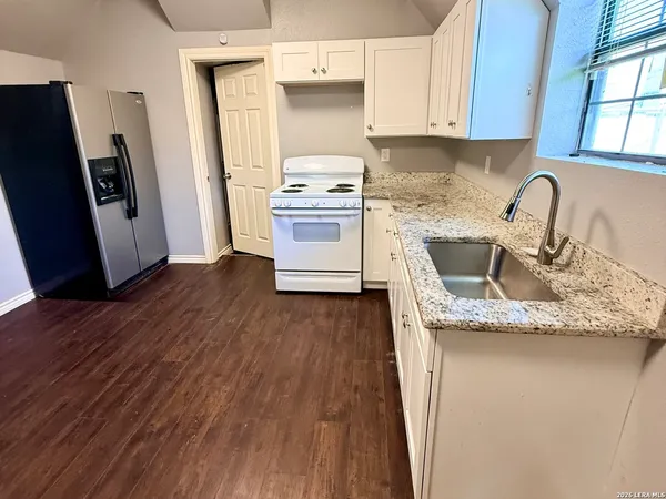 $1,000 | 161 Water Street, Unit B, Pipe Creek, TX 78063