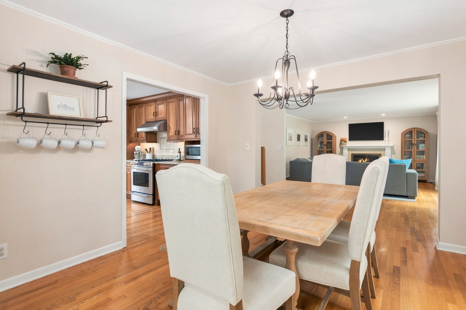 3N922 Ferson Creek Road St. Charles, IL 60174 - Photo 13 of 36 Gallery Image 13