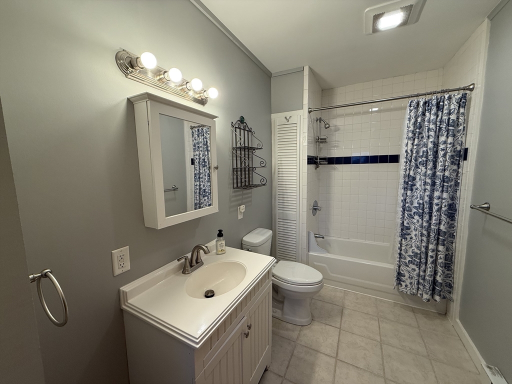 131 School Street, Unit 2R North Brookfield, MA 01535 - Photo 11 of 18