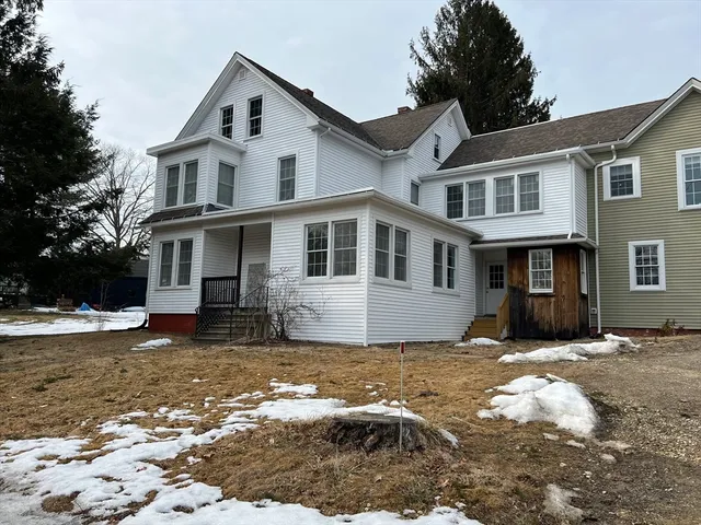 $1,500 | 131 School Street, Unit 2R, North Brookfield, MA 01535