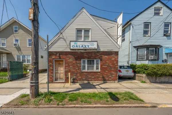 $299,900 | 528 Spring Street, Unit 3, Elizabeth, NJ 07201