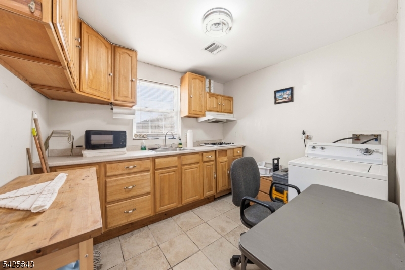 528 Spring Street, Unit 3 Elizabeth, NJ 07201 - Photo 12 of 18