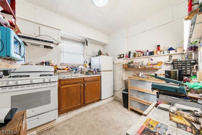 528 Spring Street, Unit 3 Elizabeth, NJ 07201 - Photo 5 of 18