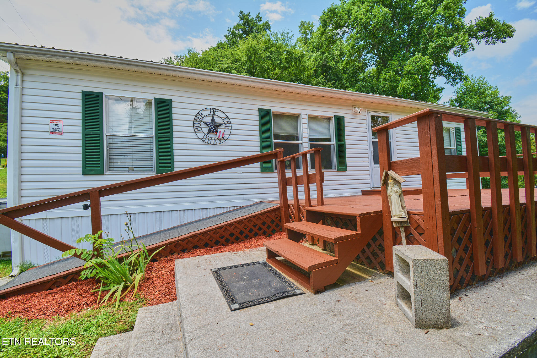 124 Davis Road Townsend, TN 37882 - Photo 2 of 39 DSC_0061.1