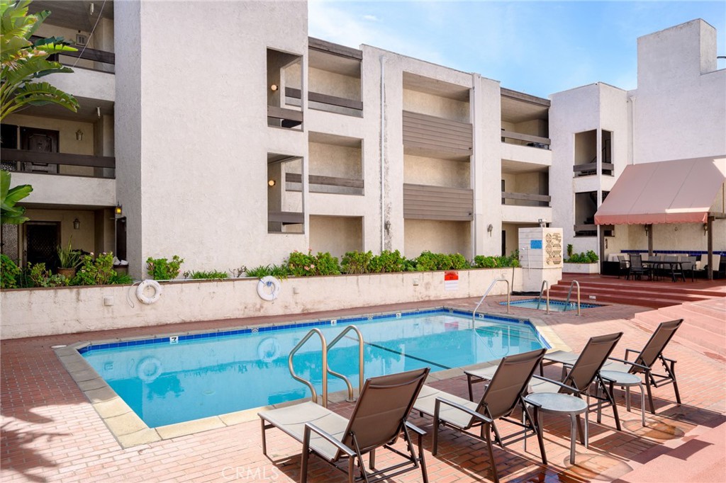 1325 Valley View Road, Unit 105 Glendale, CA 91202 - Photo 29 of 33 Gallery Image 29