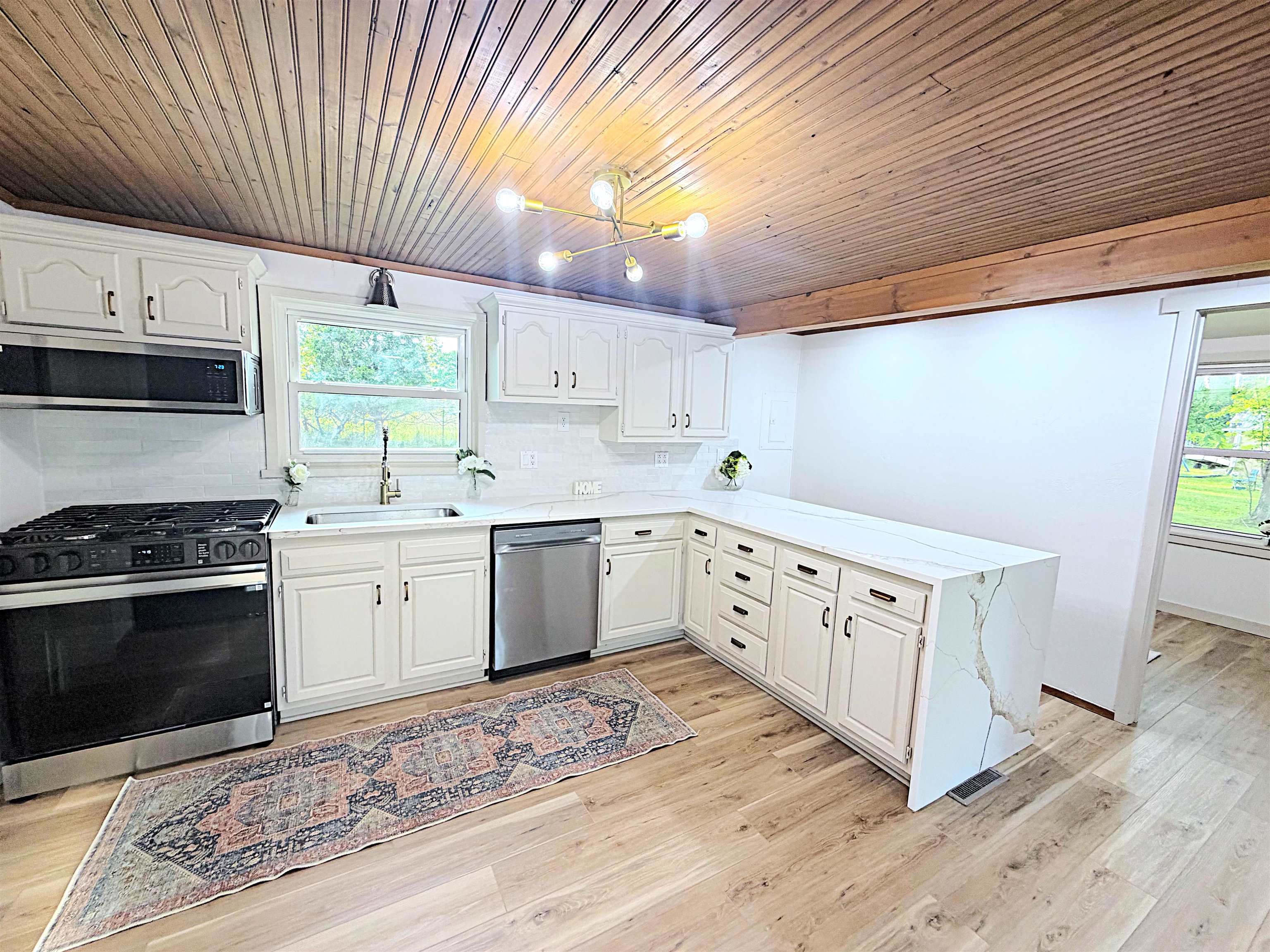 N6515 Laurmar Lane Oneida, WI 54155 - Photo 10 of 26