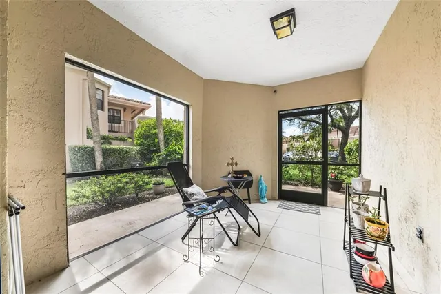 $399,900 | 6606 Villa Sonrisa Drive, Unit 910, Boca Raton, FL 33433