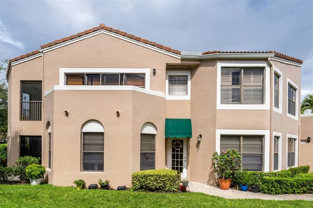 $399,900 | 6606 Villa Sonrisa Drive, Unit 910, Boca Raton, FL 33433