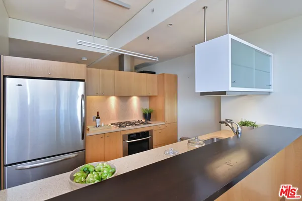 $575,000 | 1155 South Grand Avenue, Unit 915, Los Angeles, CA 90015
