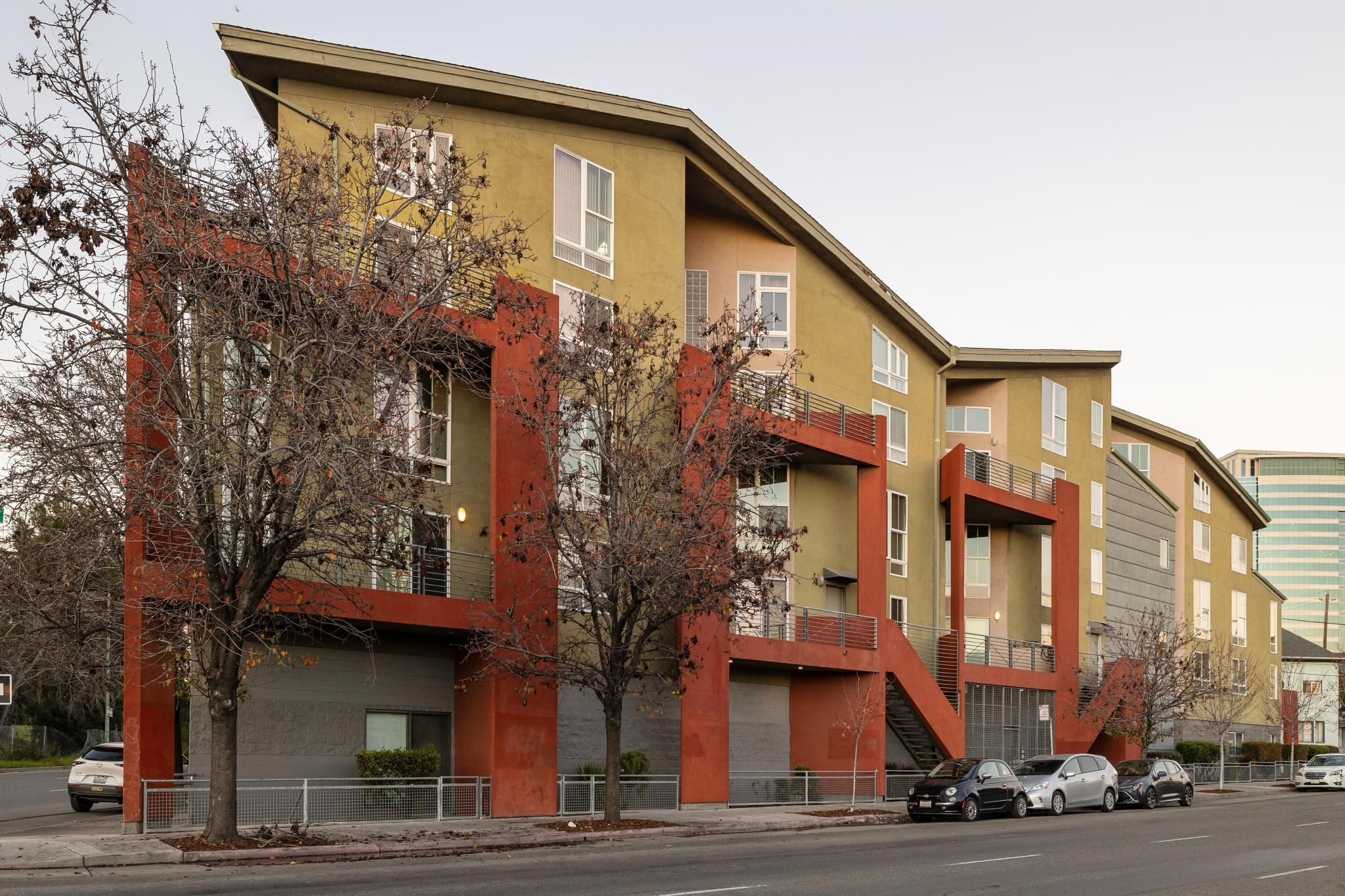 675 8th Street, Unit 10 Oakland, CA 94607 - Photo 33 of 40 a view of a building with a street