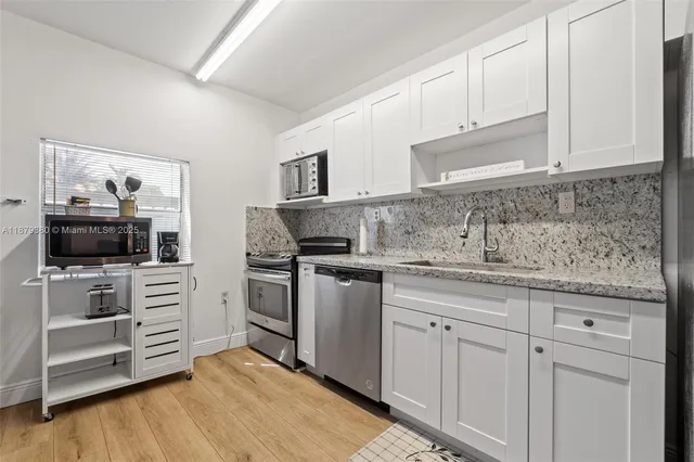 $3,999 | 2453 Southwest 17th Street, Unit 2453, Miami, FL 33145