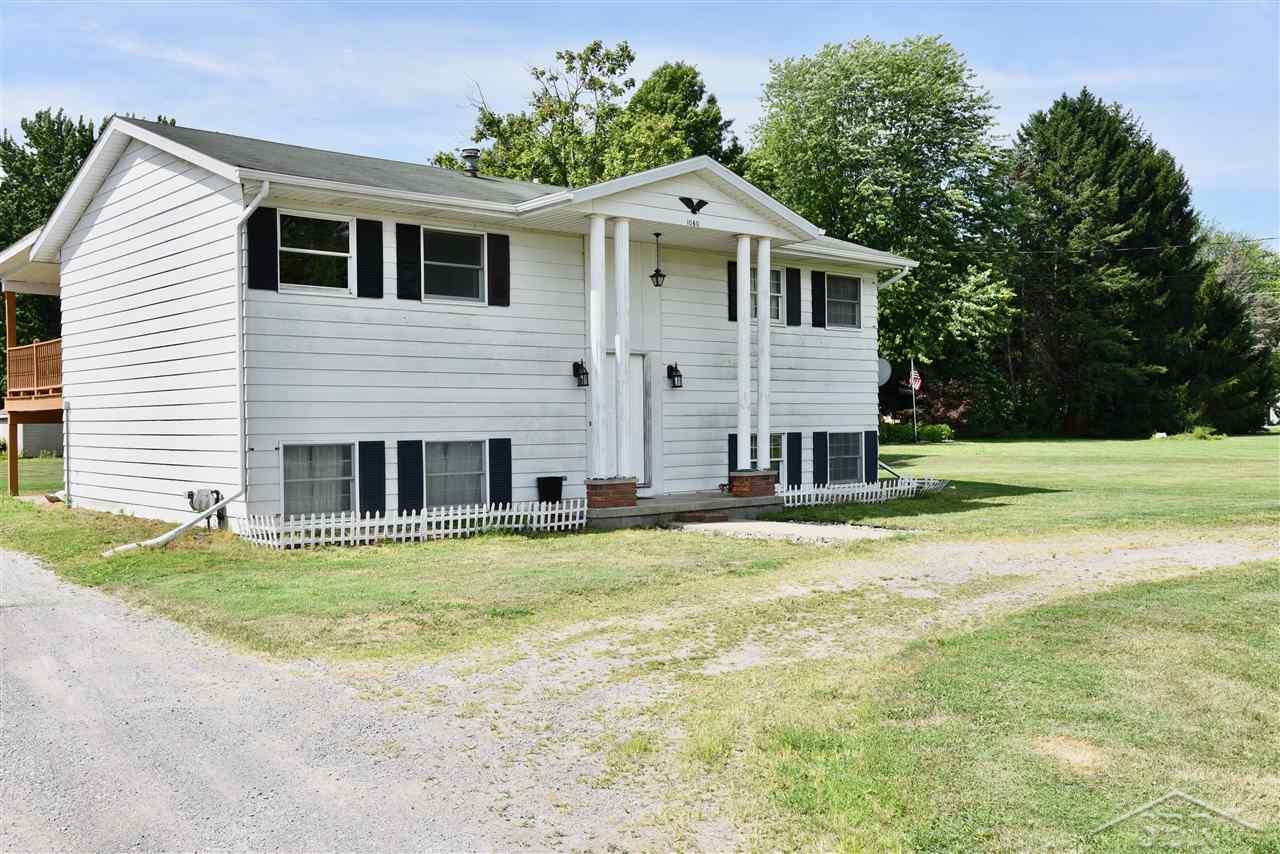 1060 East Moore Road Saginaw, MI 48601 - Photo 2 of 38 50083378-1.JPG