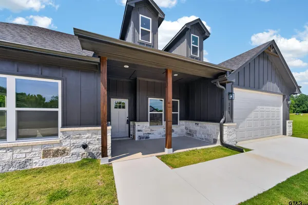 $340,900 | 105 West Teal Drive, Troup, TX 75789