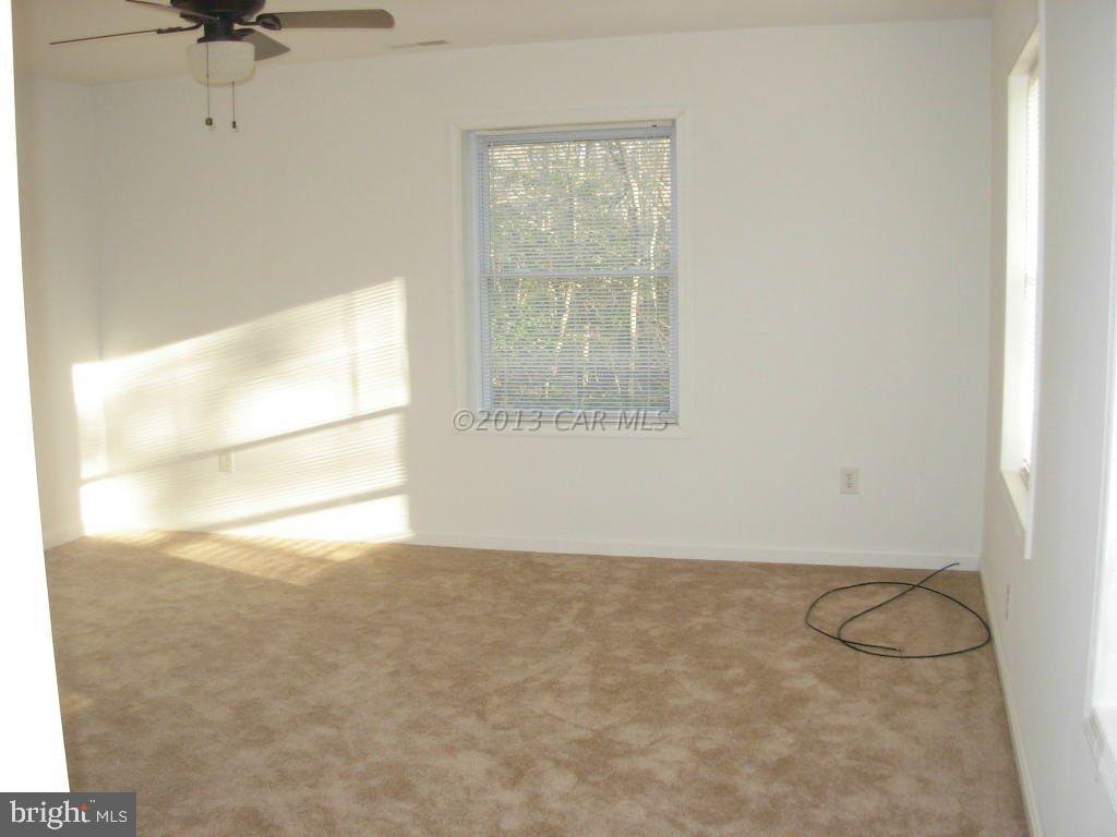9409 Croppers Island Road Newark, MD 21841 - Photo 19 of 27 a view of a small space