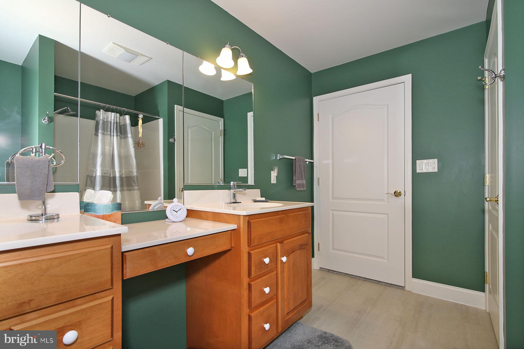 1023 Alden Way Lebanon, PA 17042 - Photo 31 of 74 Dual Sink Vanity